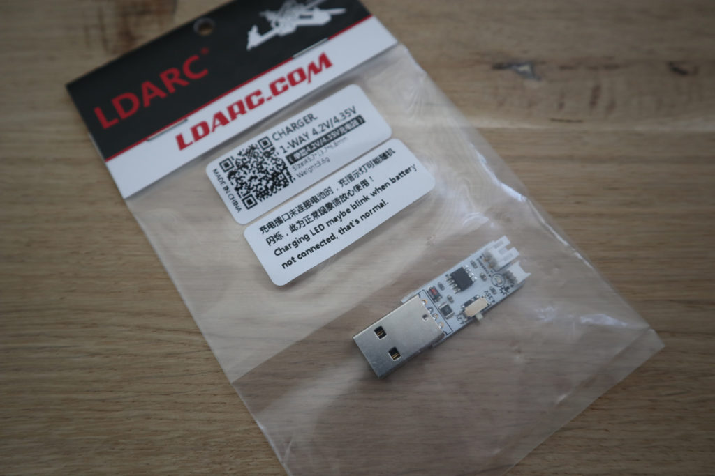 LDARC USB oplader in verpakking.
